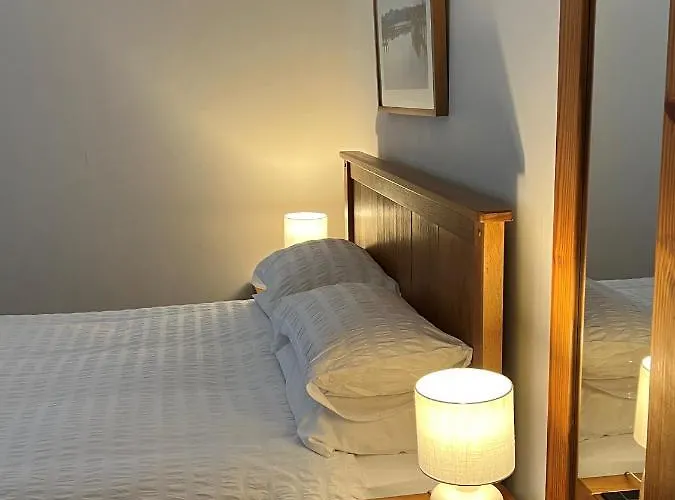 度假居 Cheerful 3 Bedroom In Central Location