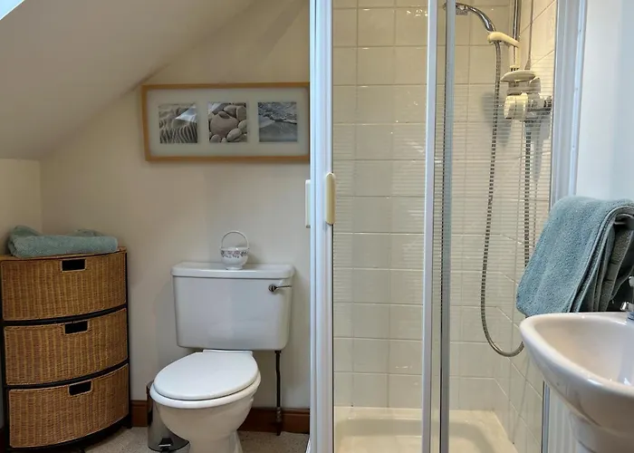 度假居 Cheerful 3 Bedroom In Central Location