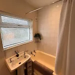 Cheerful 3 Bedroom In Central Location Сasa de vacaciones