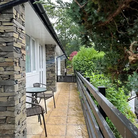 Cheerful 3 Bedroom In Central Location